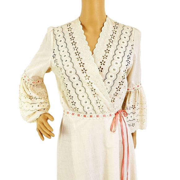 Vintage Ivory Cotton Eyelet Lace Cottagecore Peasant Dress Boho Hippie 60s 70's - Picture 10 of 16